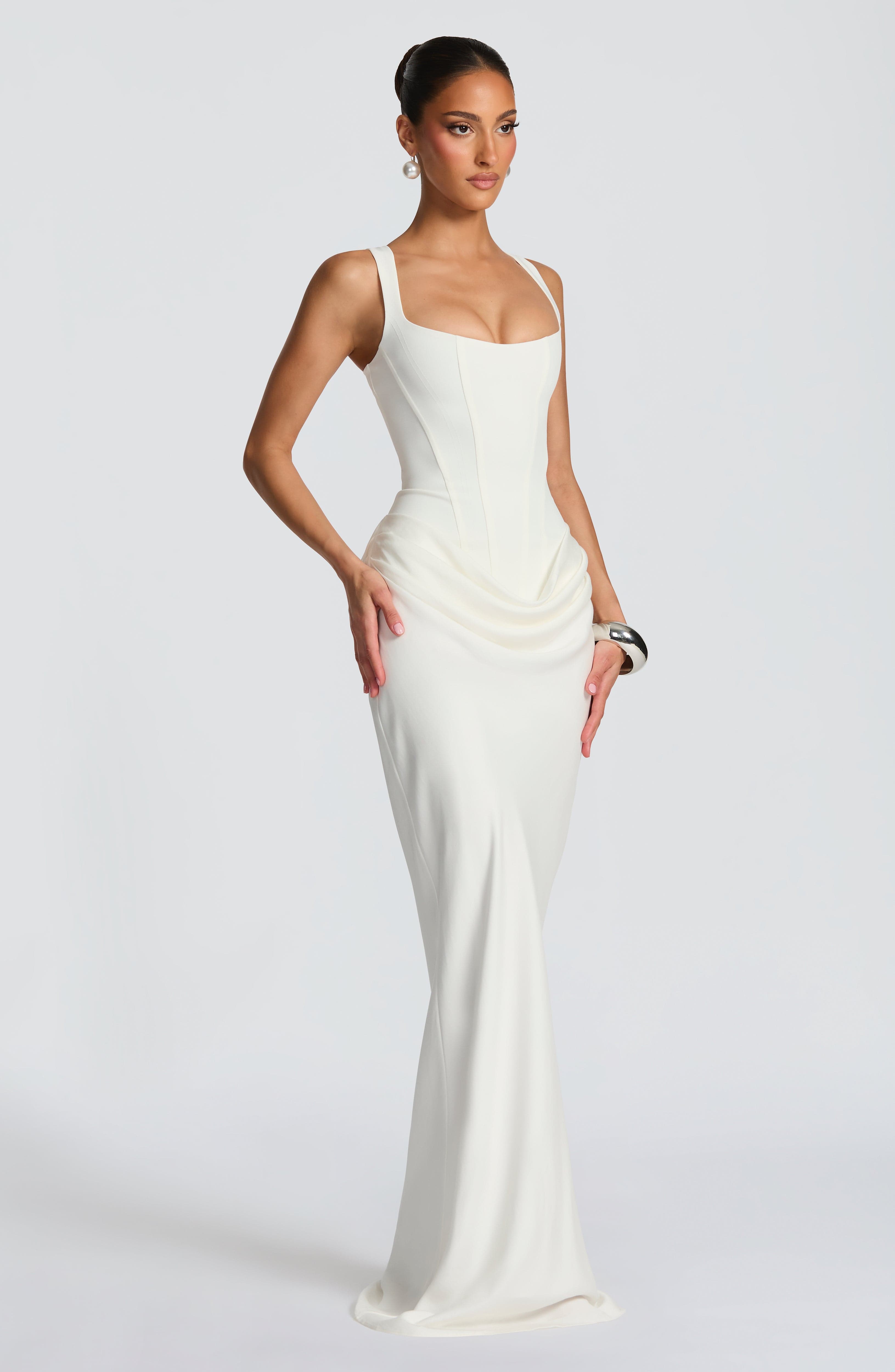 Leonor ❘ Vestido maxi de escote cuadrado