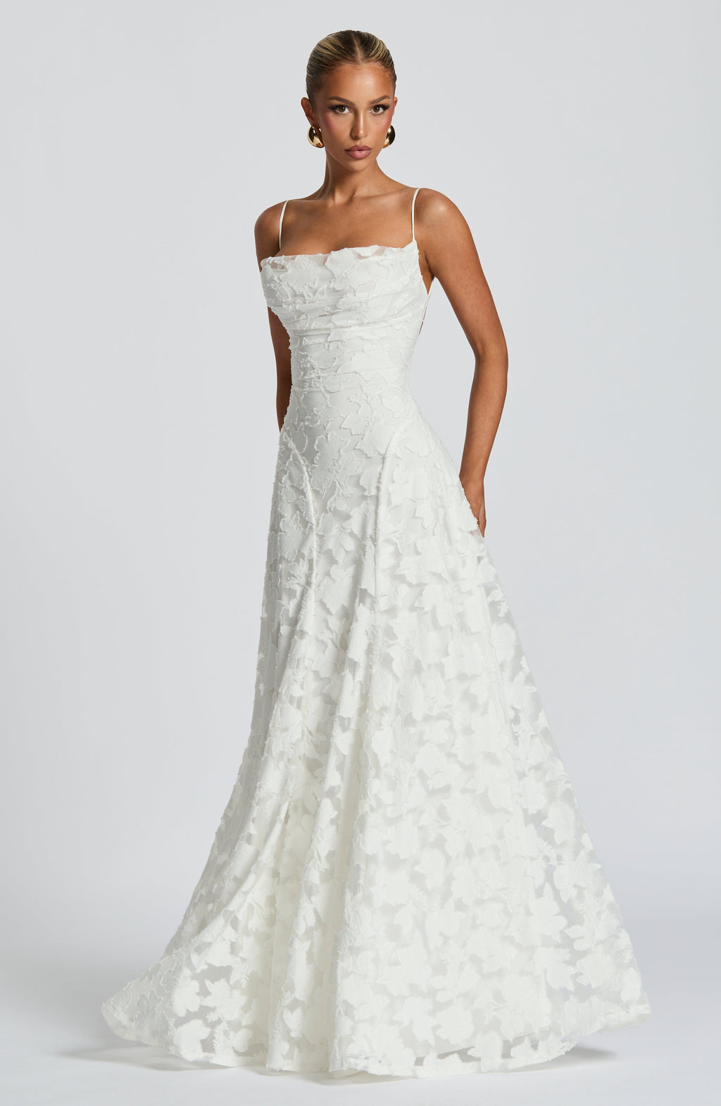 Rubí | Vestido largo elegante de encaje floral